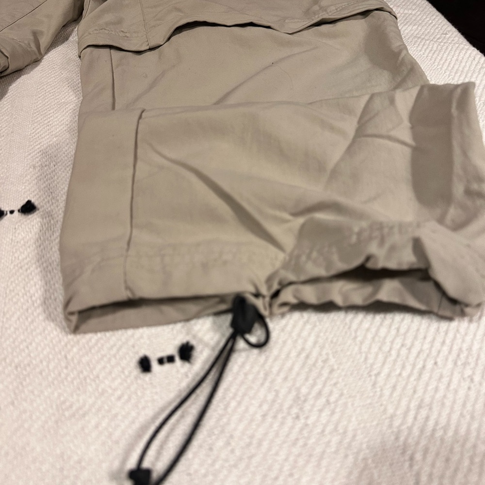 Columbia Women's Light Khaki Zip-Off Cargo Pants - Picture 6 of 9